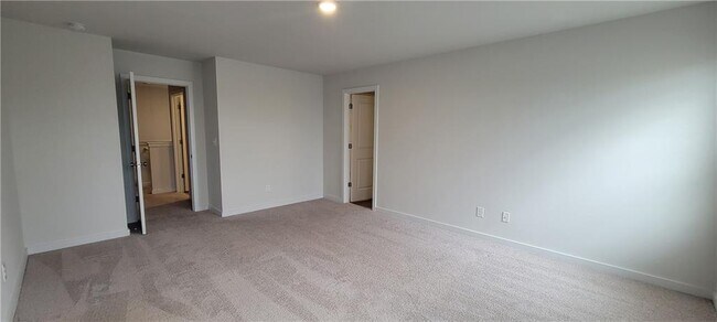 Building Photo - 24 Founders Dr