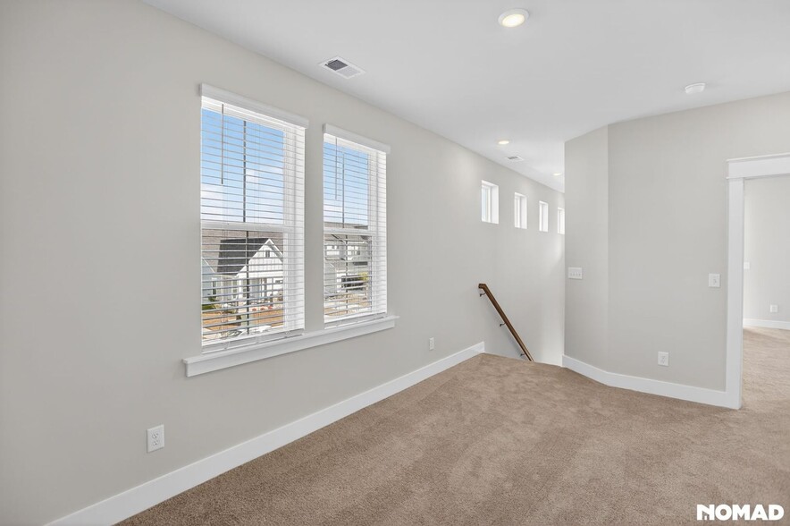 Building Photo - 319 Archar St