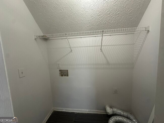 Building Photo - 7263 Sandpiper Way