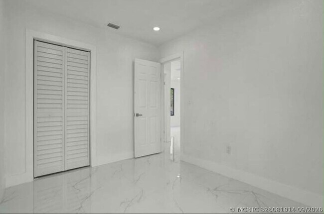Building Photo - 2301 Alcazar Dr