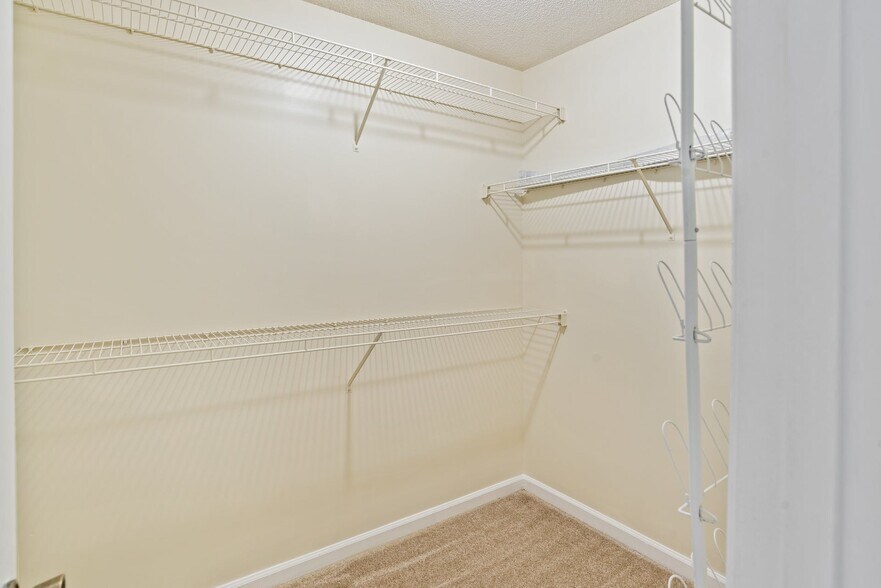 Building Photo - 523 Blue Ridge Crossing