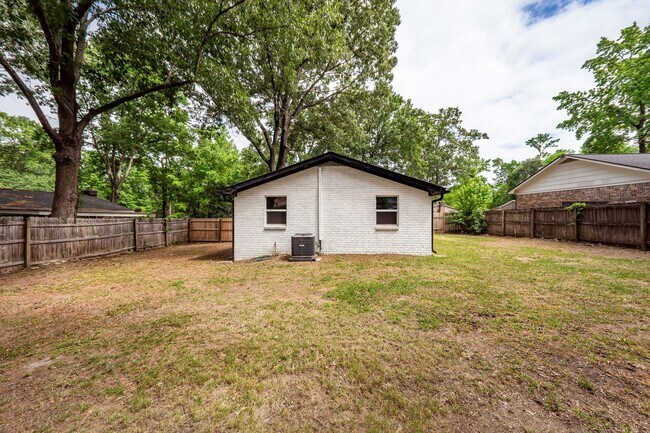 Building Photo - 3 Bedroom, 1 Bathroom Home in Willowbrook - Goose Creek
