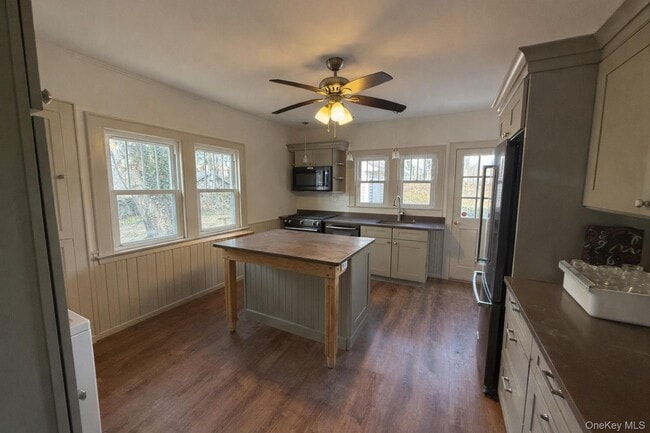 Building Photo - 41 Washington Pl