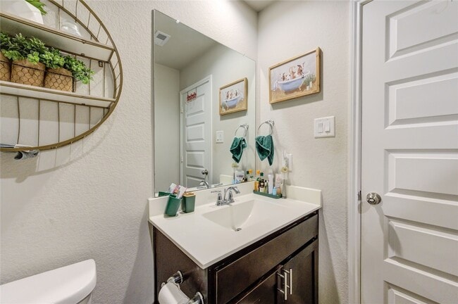 Building Photo - 1615 Goose Island Ln