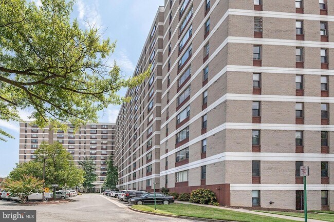 Building Photo - 4600 Duke St