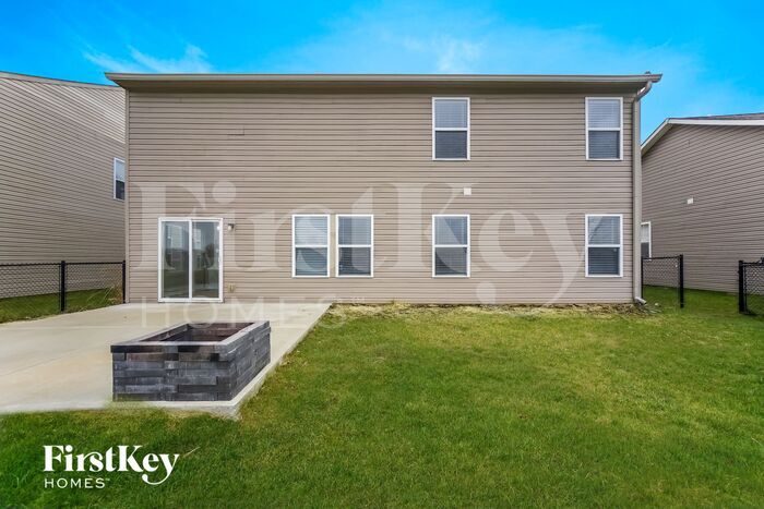 Building Photo - 1435 Round Lake Rd