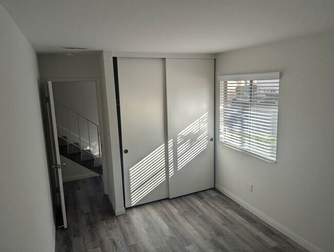 Building Photo - Clairemont Mesa 4 bed/2.5 bath townhouse rental available now!