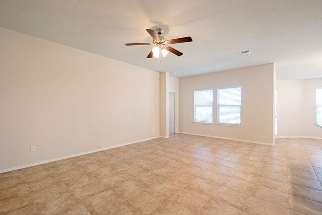 Building Photo - Spacious 3 Bedroom, 2 Bath Home in Jarrell w/ Easy Access to IH-35