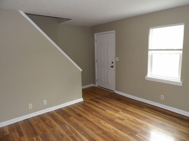 Building Photo - 400 Freedom Dr