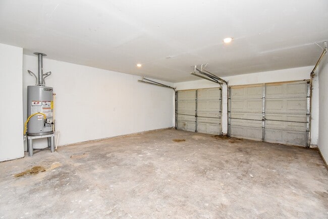Building Photo - 810 Dell Dale St