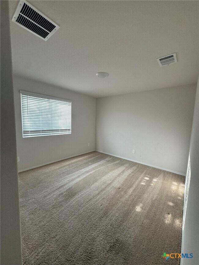 Building Photo - 208 Ida Lp