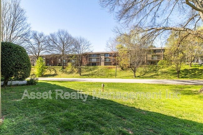 Building Photo - 431 Canberra Dr