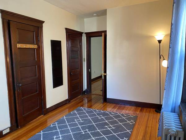 Building Photo - 3985 Washington St