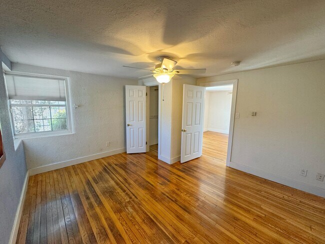 Building Photo - 1525 Edith Blvd NE
