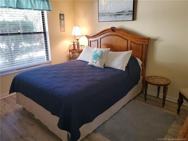 Building Photo - 811 SW South River Dr