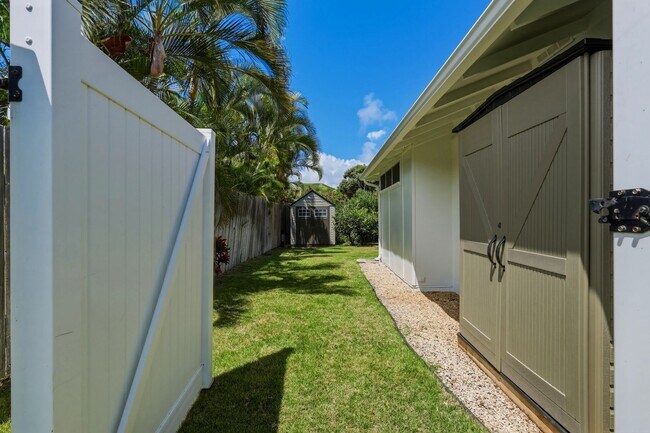 Building Photo - Spacious Aikahi Loop House in Kailua