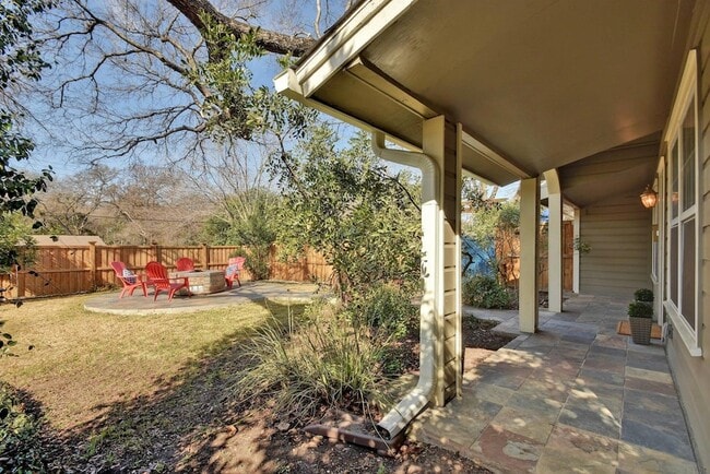 Building Photo - 1909 Winsted Ln