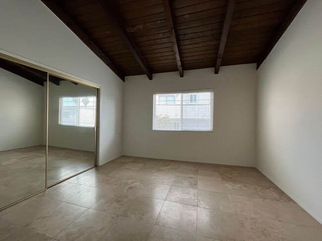 Building Photo - Newly updated bright two-story townhome...