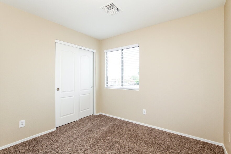 Building Photo - 25619 W Satellite Ln