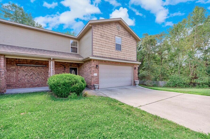 Building Photo - 602 NW 17th Ct