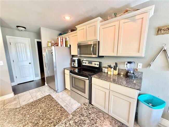 Building Photo - 1140 Willow Oak