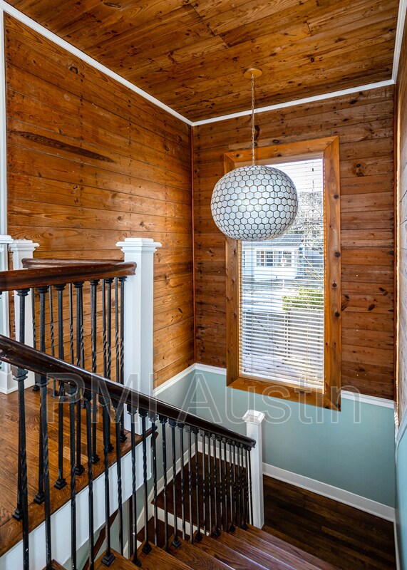 Building Photo - 2003 Newning Ave