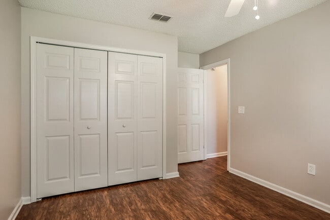 Building Photo - 4268 Hanging Moss Dr