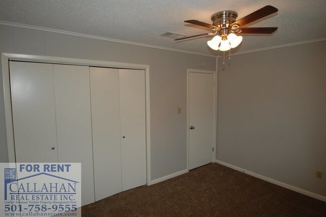 Building Photo - Benton 4 Bedroom Home Awesome Interior!!!