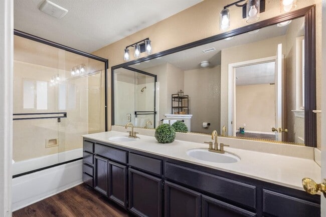 Building Photo - 5761 Caribbean Cir