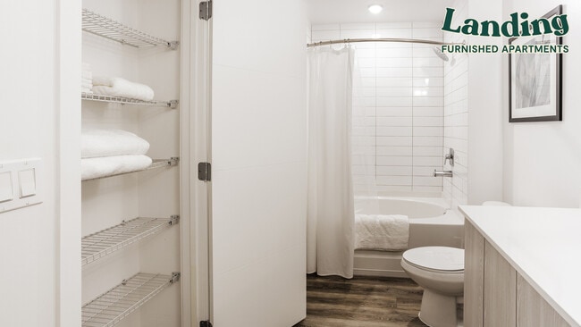 Building Photo - 1919 SE 10th Ave