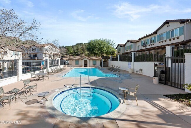 Building Photo - 84 Via Katrina