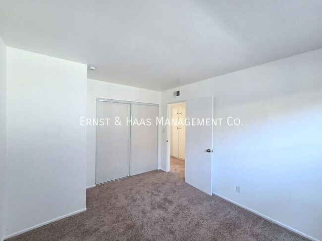Building Photo - 873 E Turmont St
