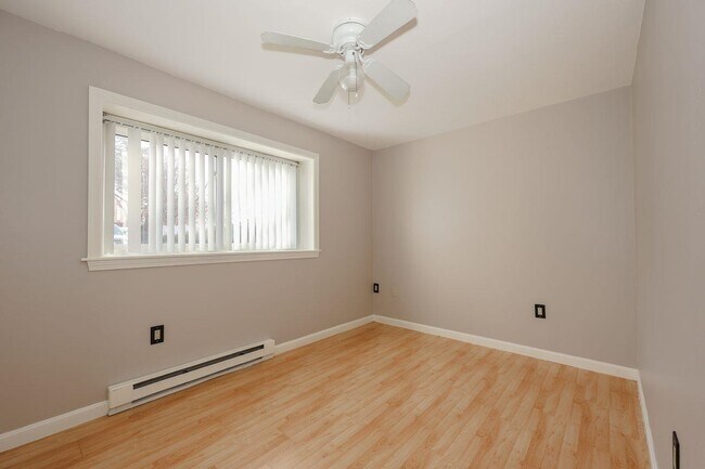 Building Photo - 128 Loudon Rd