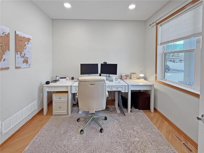 Building Photo - 4591 Empress Way N