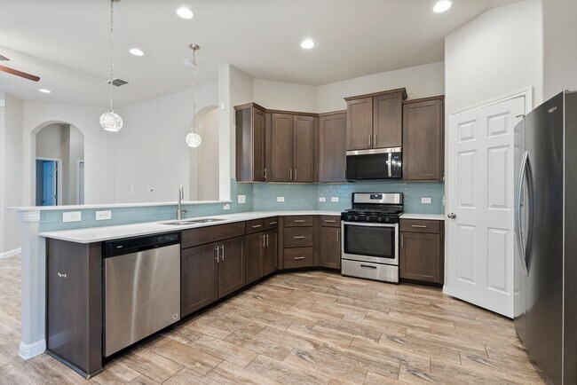 Building Photo - Beautiful 3 bedroom, 2 bathroom home in Hills of Bear Creek!!!