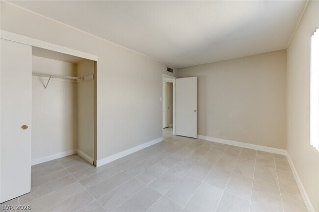 Building Photo - 402 Ilmenite Way