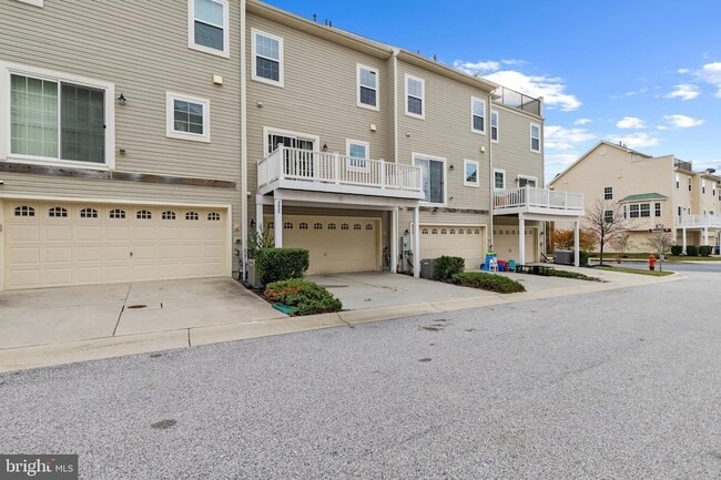 Building Photo - 7035 Southmoor St