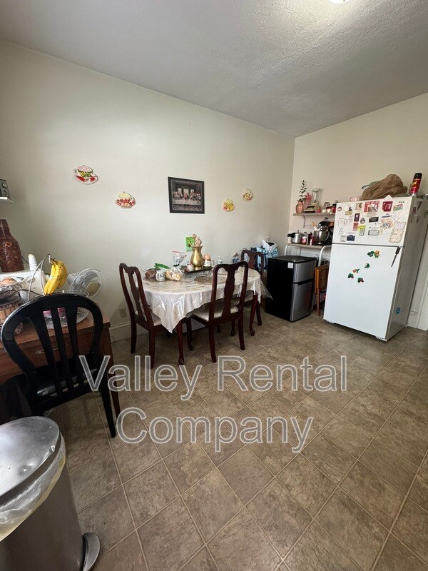 Building Photo - 329 Beech St