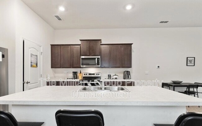 Building Photo - 15661 Strawberry Roan Ct