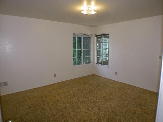 Building Photo - OPEN HOUSE, SAT., MAY 3rd from 12 - 12:30 ...