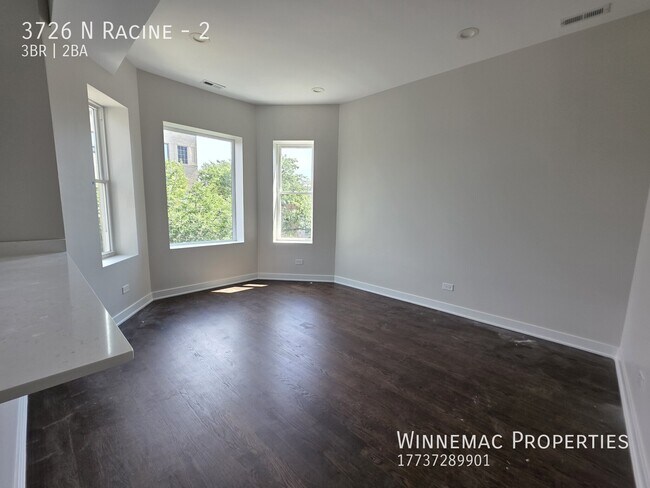 Building Photo - 3726 N Racine Ave