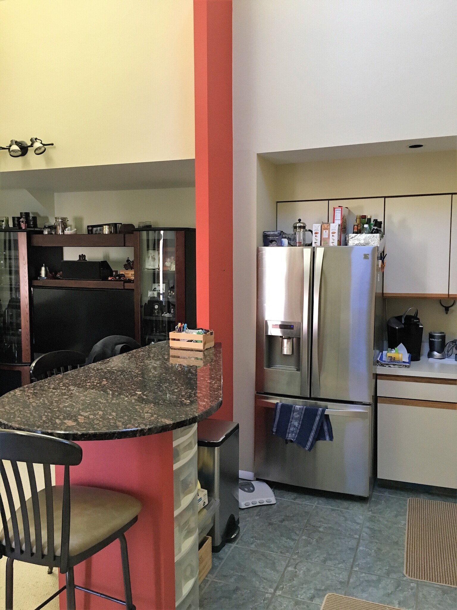 Breakfast Bar - 9541 James St