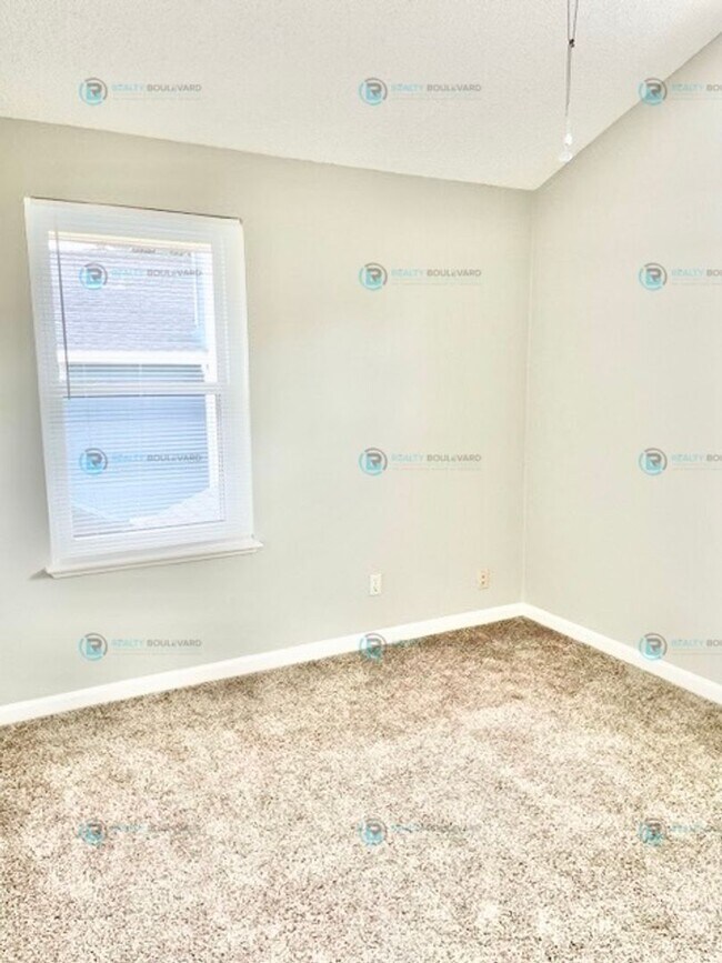 Building Photo - Beautiful- 4 Bedroom, 3 Bath, 3 Car Garage, NW Reno!