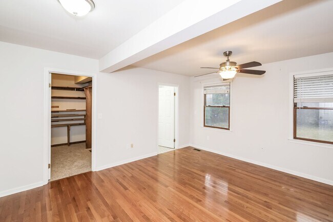 Building Photo - 6919 Taylor Manor Ave