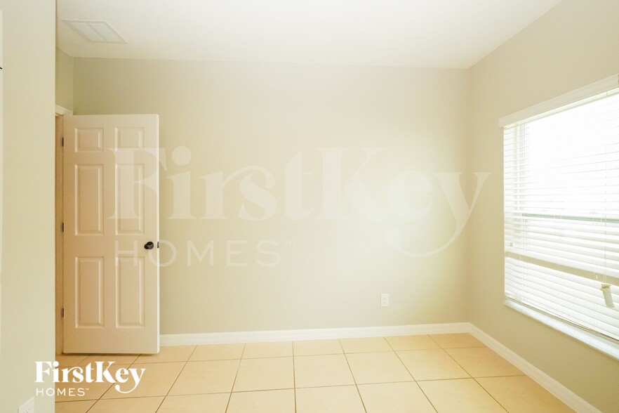 Building Photo - 3734 Briarwood Estates Cir