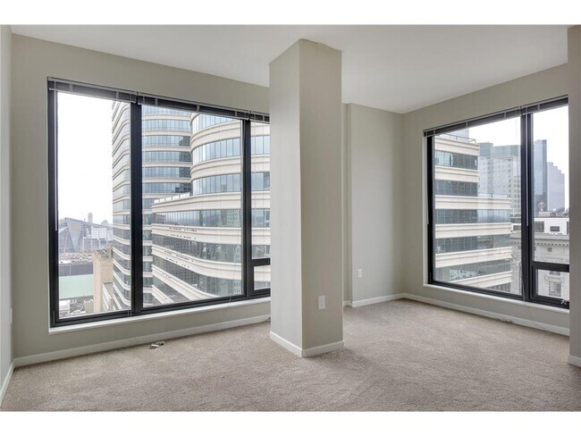 Building Photo - 400 S Marquette Ave