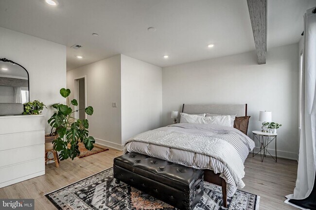 Building Photo - Hagert Street Estates