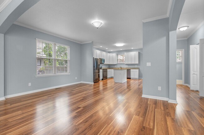 Building Photo - 426 W 28th St