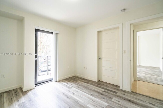 Building Photo - 300 Majorca Ave