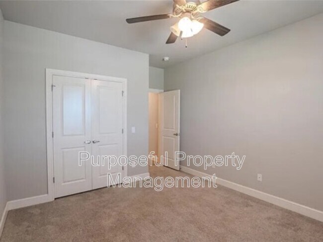 Building Photo - 12037 Ashford Dr